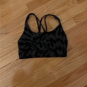 Lululemon Black Zig Zag Energy Bra Size 6